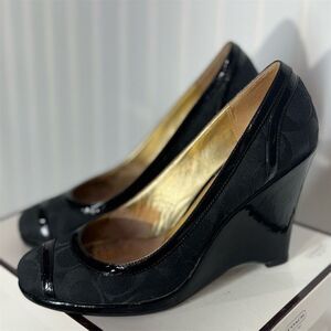 Coach Kerryann Black Wedge Heels 7.5 M, Monogram Canvas, Patent Trim, Y2K Chic